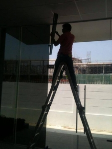 Dán kính căn hộ, chung cư, nhà ở chống nóng.	