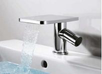 Vòi lavabo thác nóng lạnh nhập khẩu Úc DVF8111